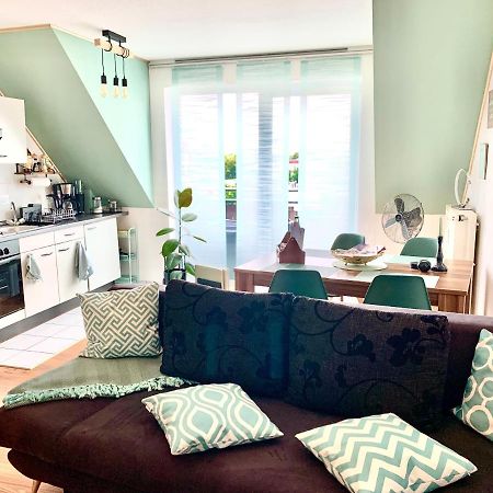 Cottbus-Apartments - Green Apartment I Privat I Wifi I Kueche I Balkon Luaran gambar