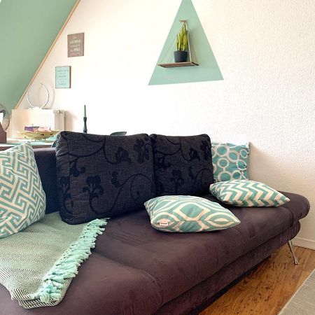 Cottbus-Apartments - Green Apartment I Privat I Wifi I Kueche I Balkon Luaran gambar