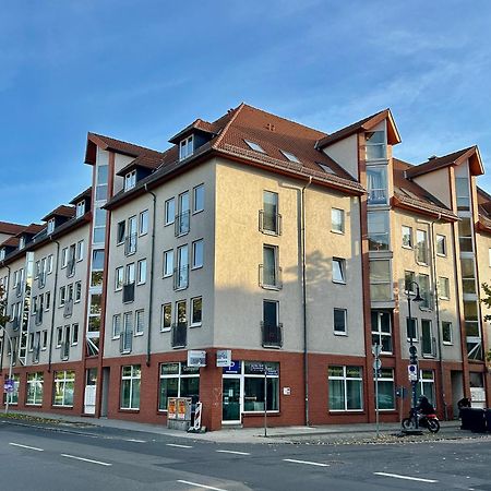 Cottbus-Apartments - Green Apartment I Privat I Wifi I Kueche I Balkon Luaran gambar