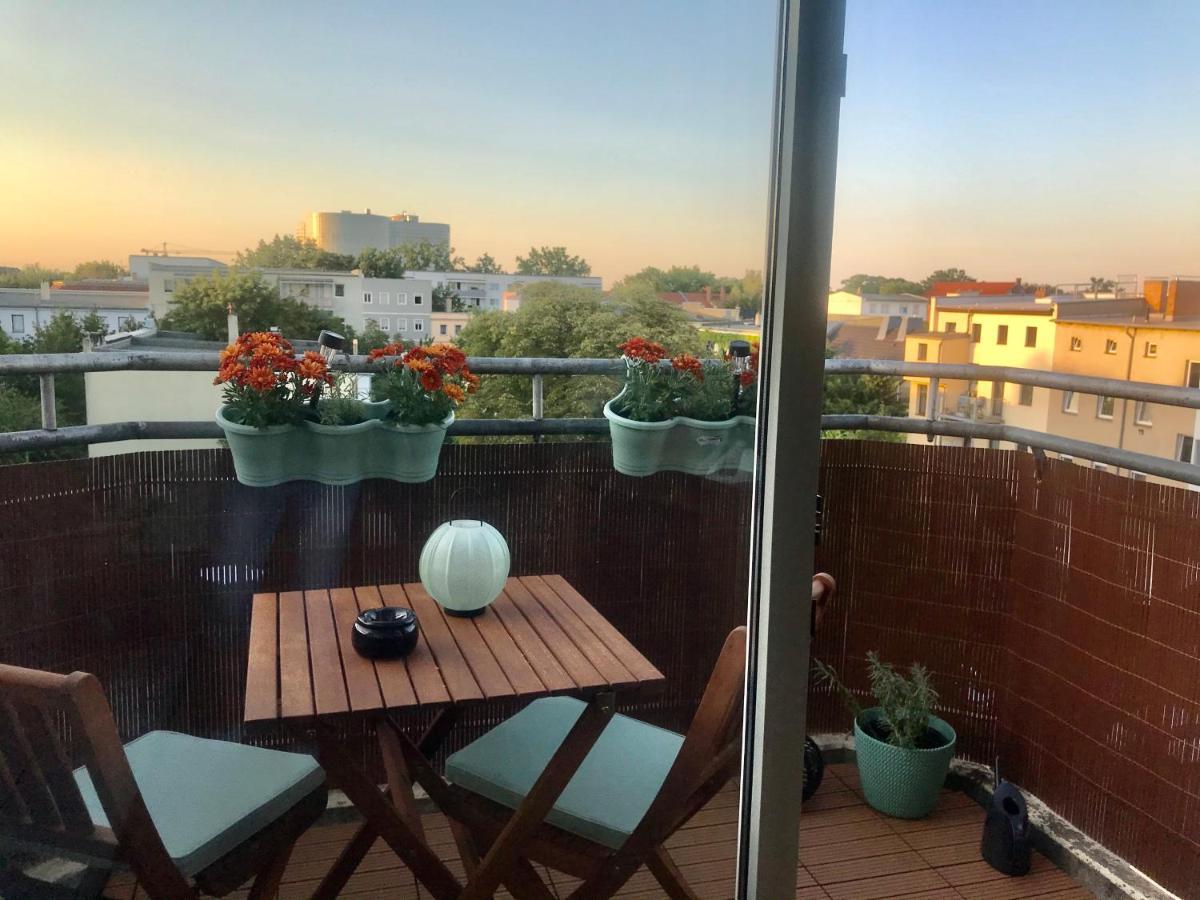 Cottbus-Apartments - Green Apartment I Privat I Wifi I Kueche I Balkon Luaran gambar