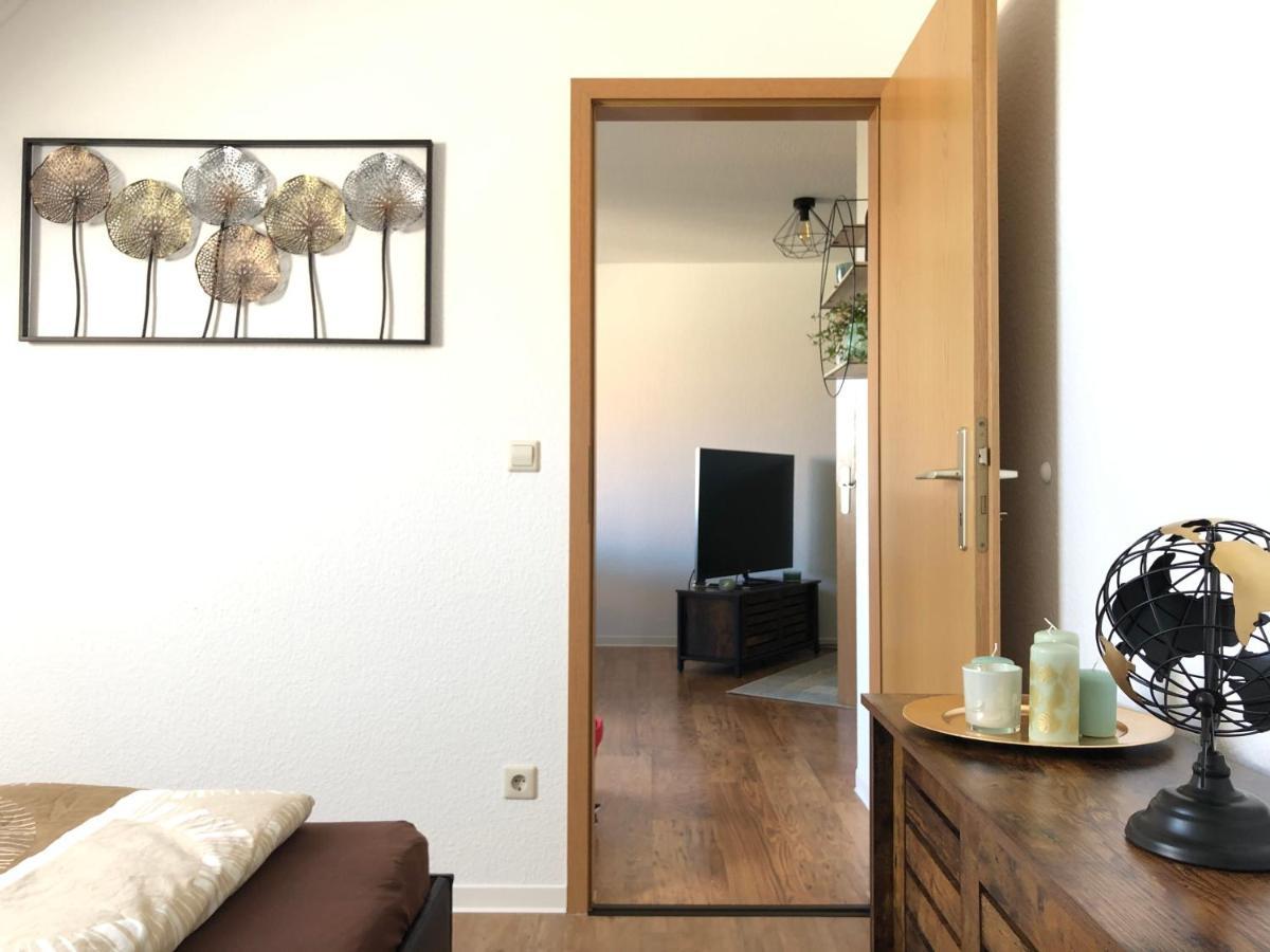 Cottbus-Apartments - Green Apartment I Privat I Wifi I Kueche I Balkon Luaran gambar