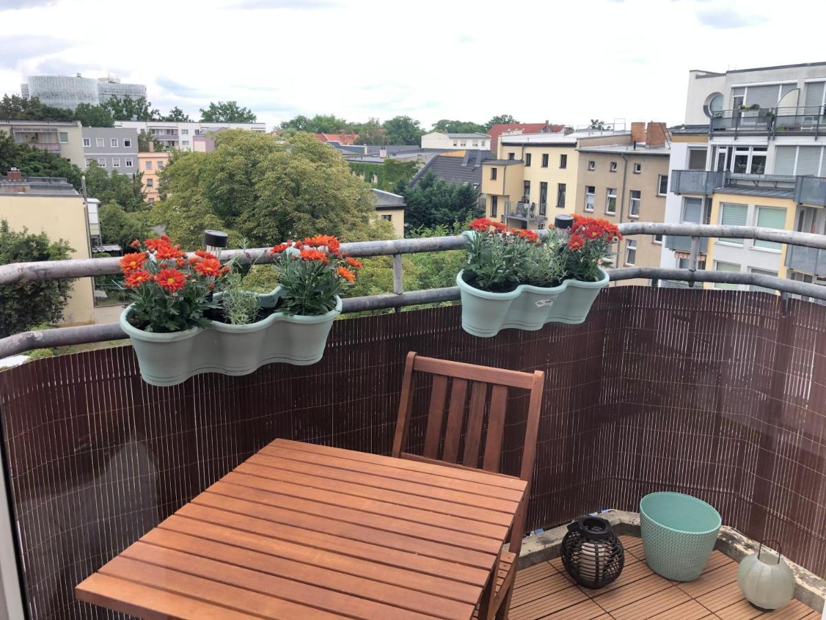Cottbus-Apartments - Green Apartment I Privat I Wifi I Kueche I Balkon Luaran gambar