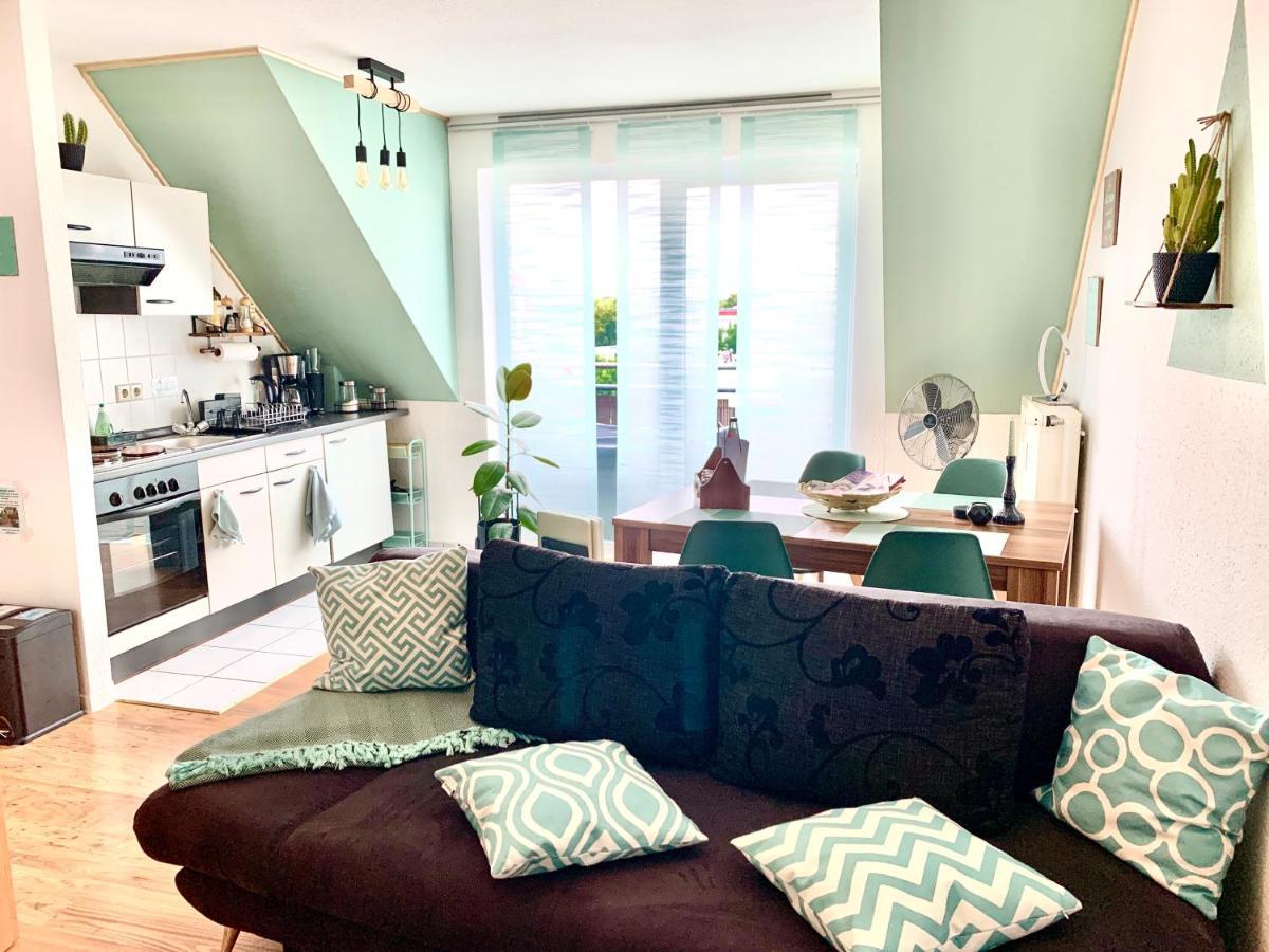 Cottbus-Apartments - Green Apartment I Privat I Wifi I Kueche I Balkon Luaran gambar
