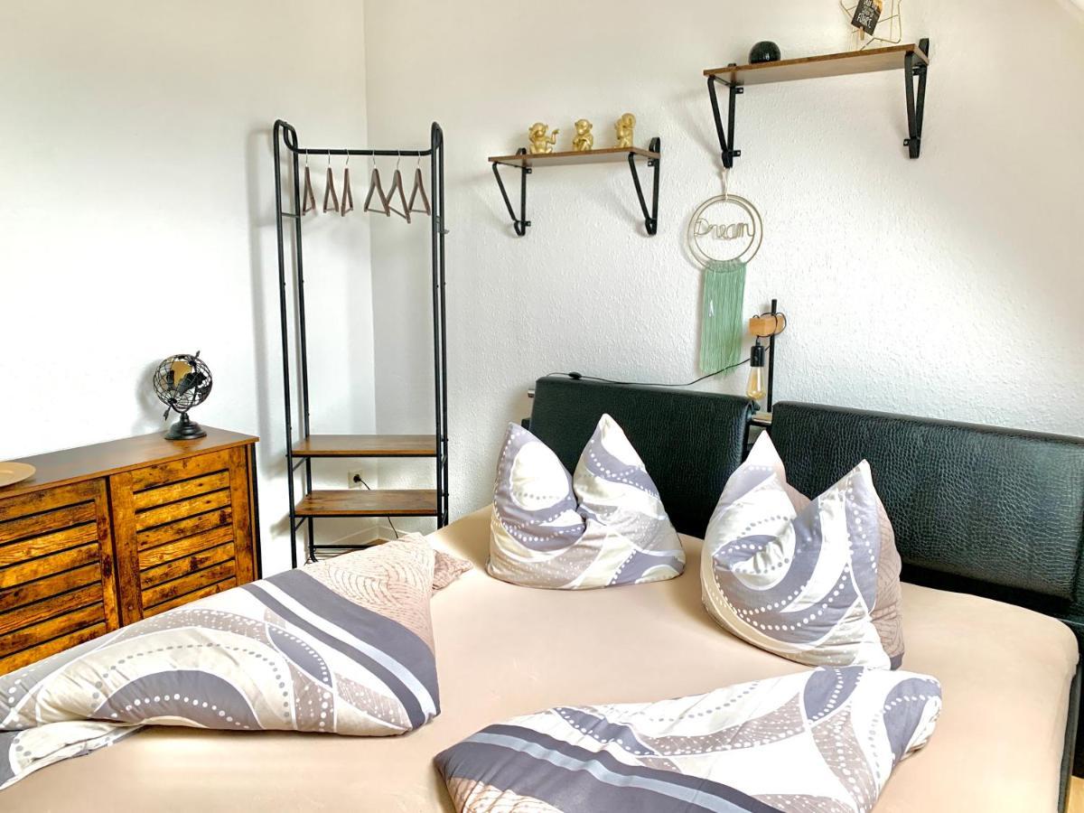 Cottbus-Apartments - Green Apartment I Privat I Wifi I Kueche I Balkon Luaran gambar
